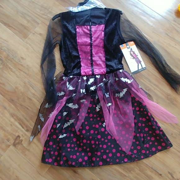 Witch halloween costumes. - Picture 1 of 2